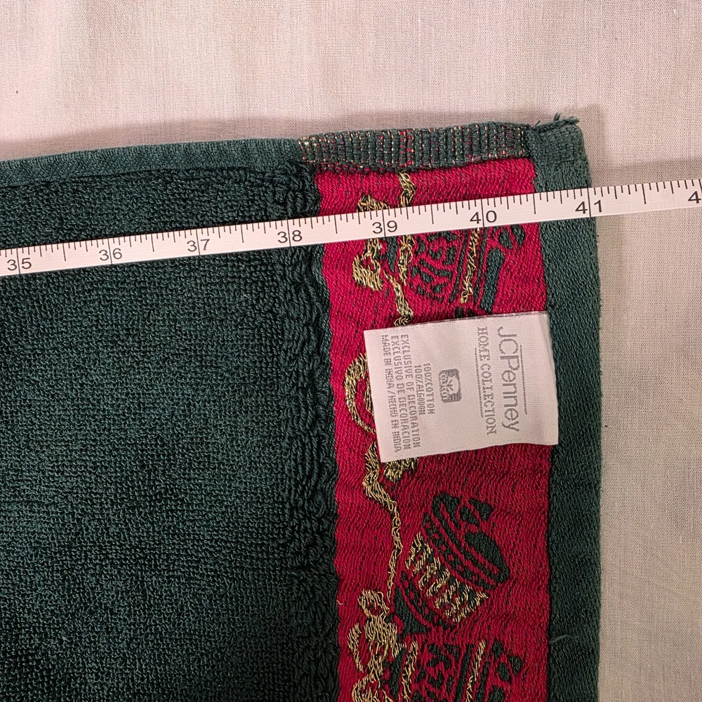 JCPenney Vintage Holiday Set of‎ 2 Display Towels